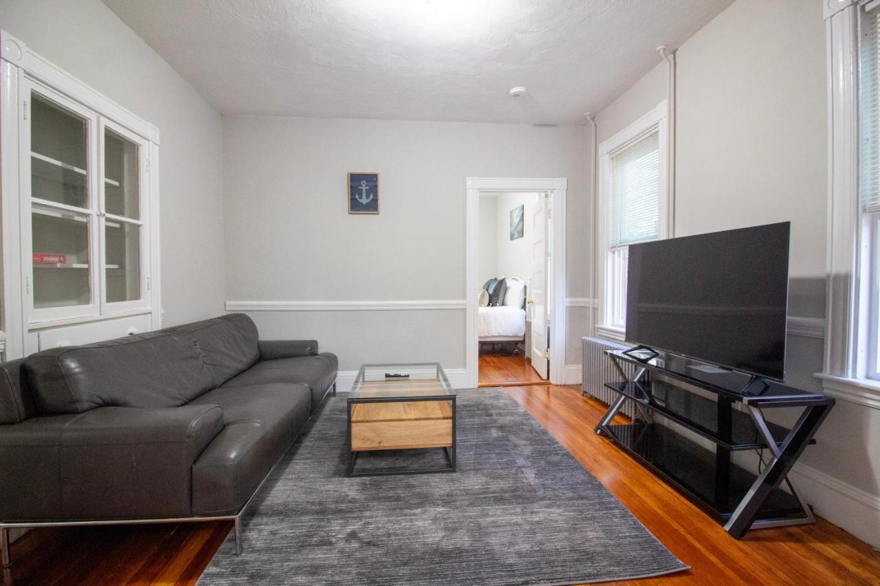 2 Bedroom Condo Close To Boston And Cambridge With Free Parkings Exterior photo
